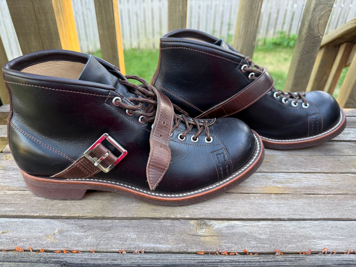 Photo by neocynn on November 2, 2025 of the Dr. Sole Ski Boot in Horween Black Chromexcel.