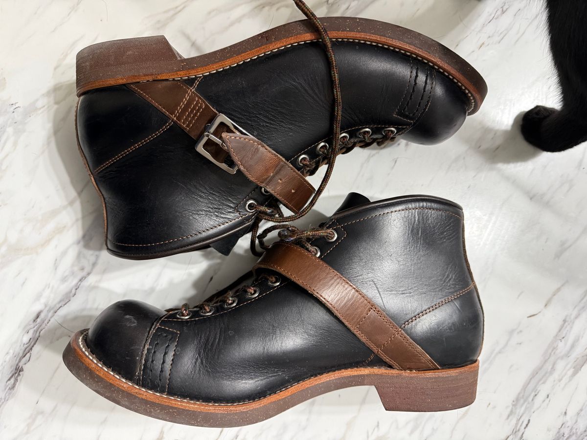 Photo by neocynn on December 5, 2025 of the Dr. Sole Ski Boot in Horween Black Chromexcel.