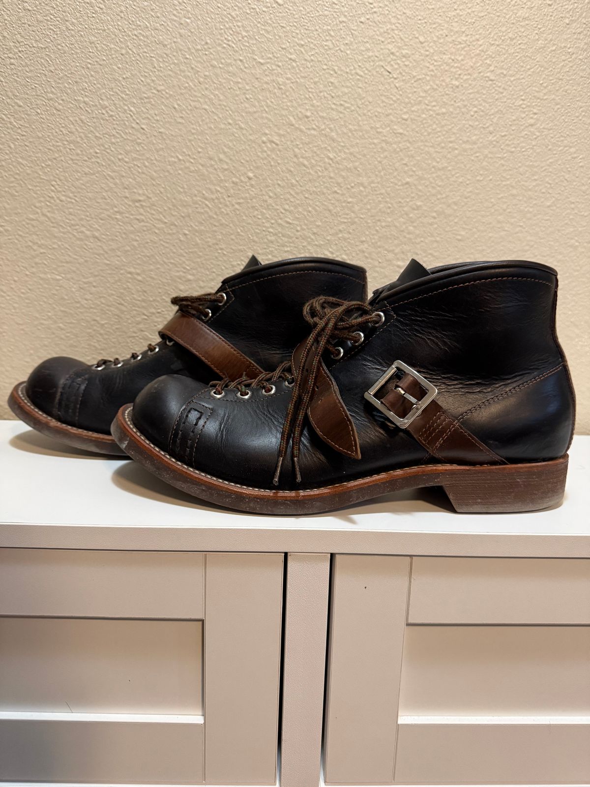 Photo by neocynn on January 3, 2026 of the Dr. Sole Ski Boot in Horween Black Chromexcel.