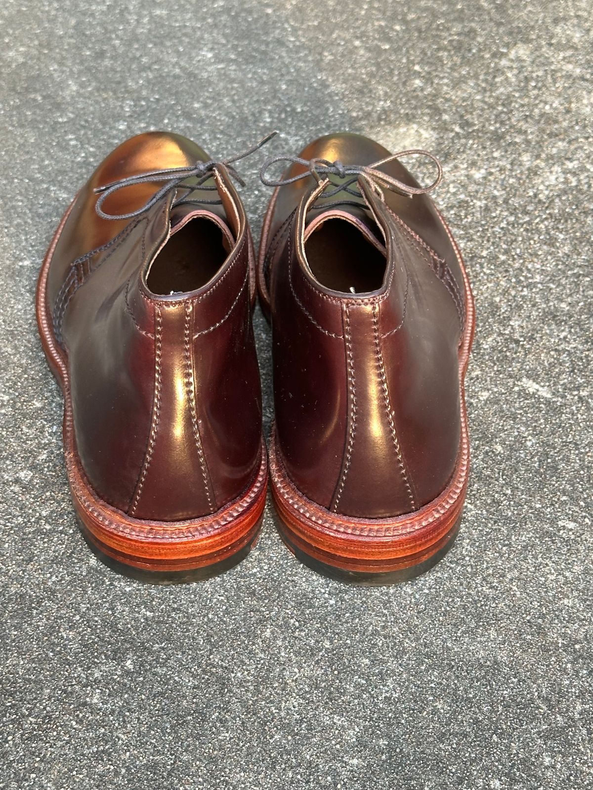 Photo by MacBerf on October 10, 2023 of the Alden 2-Eyelet Chukka in Horween Color 8 Shell Cordovan.