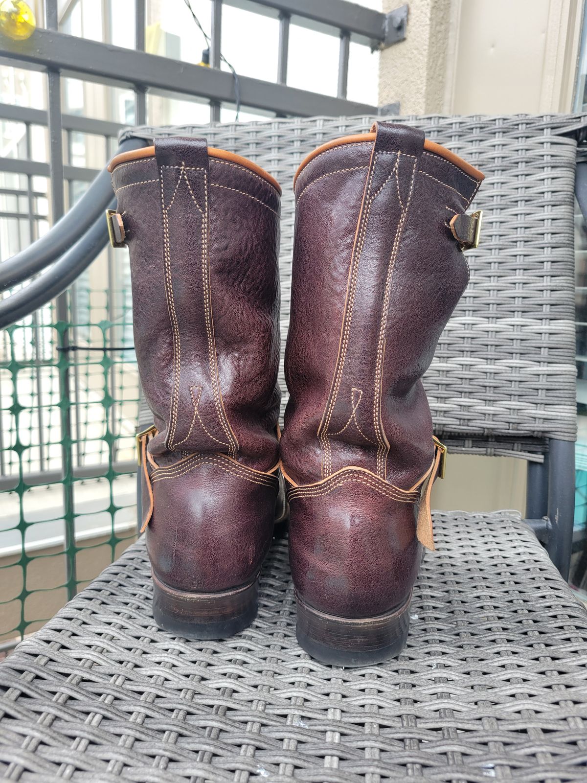 Photo by giraffchen on March 5, 2026 of the Unsung U 22-2 Engineer Boot in Horween Dark Brown Aspen Steerhide.