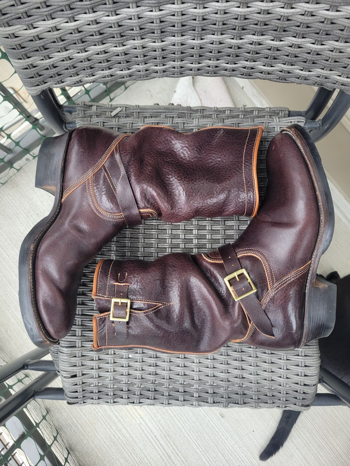 Photo by giraffchen on March 5, 2026 of the Unsung U 22-2 Engineer Boot in Horween Dark Brown Aspen Steerhide.