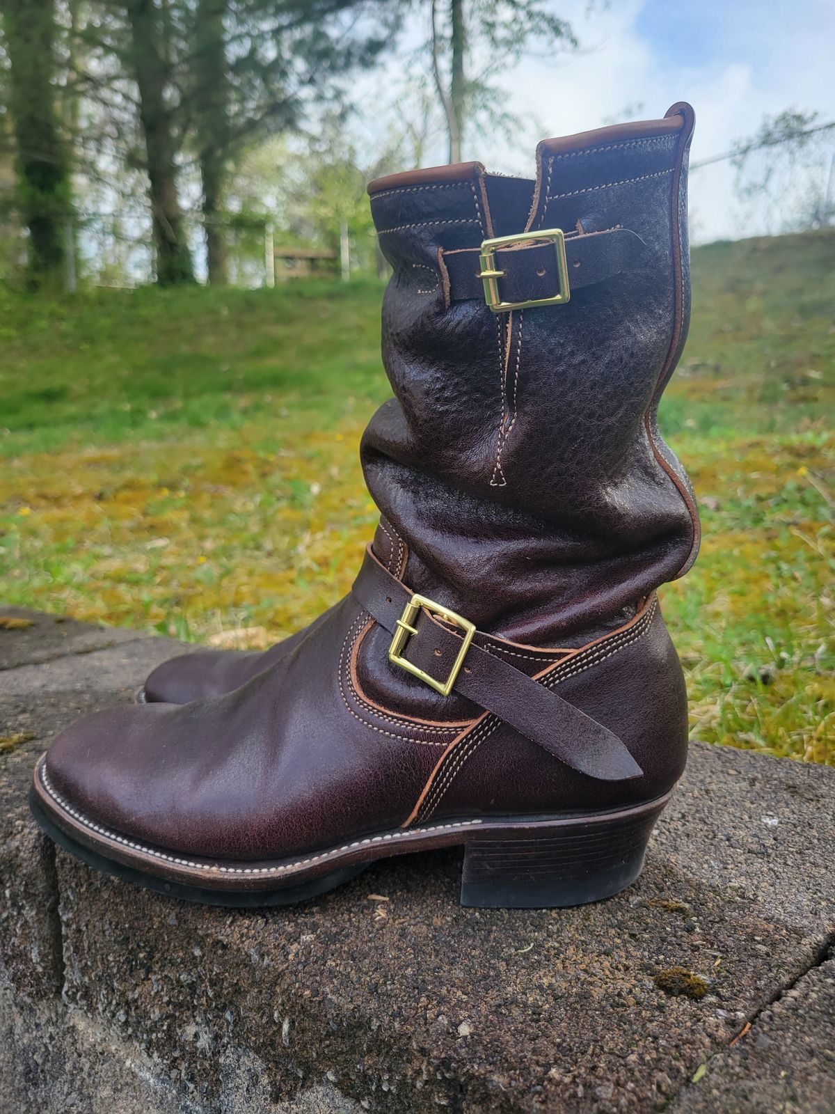 Photo by giraffchen on April 5, 2026 of the Unsung U 22-2 Engineer Boot in Horween Dark Brown Aspen Steerhide.