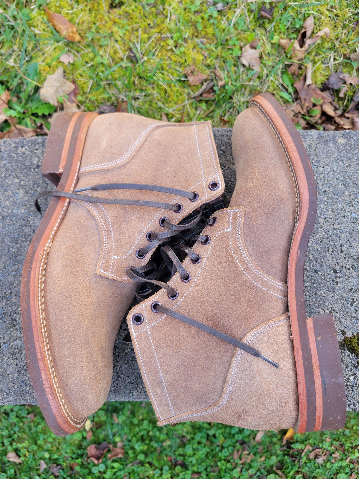 Photo by giraffchen on October 3, 2025 of the Oak Street Bootmakers Storm Boot in Horween Natural Chromexcel Roughout.