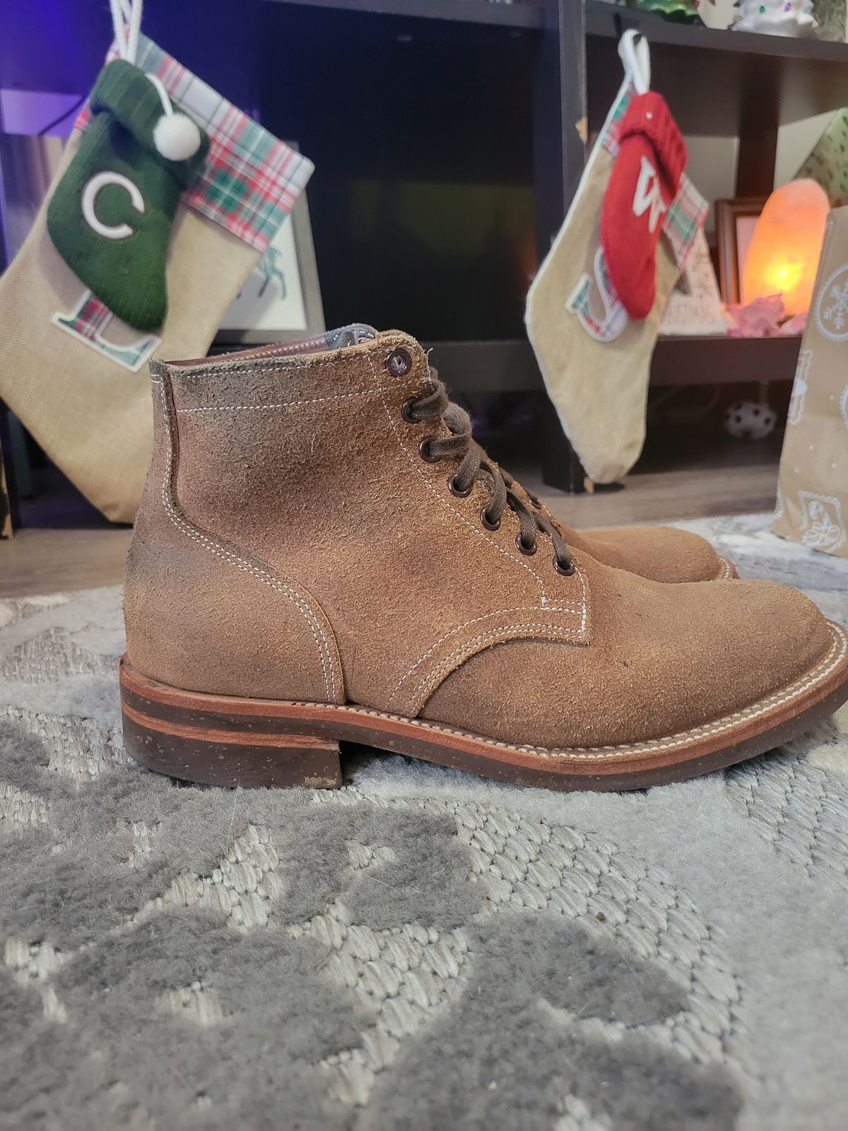 Photo by giraffchen on December 5, 2025 of the Oak Street Bootmakers Storm Boot in Horween Natural Chromexcel Roughout.