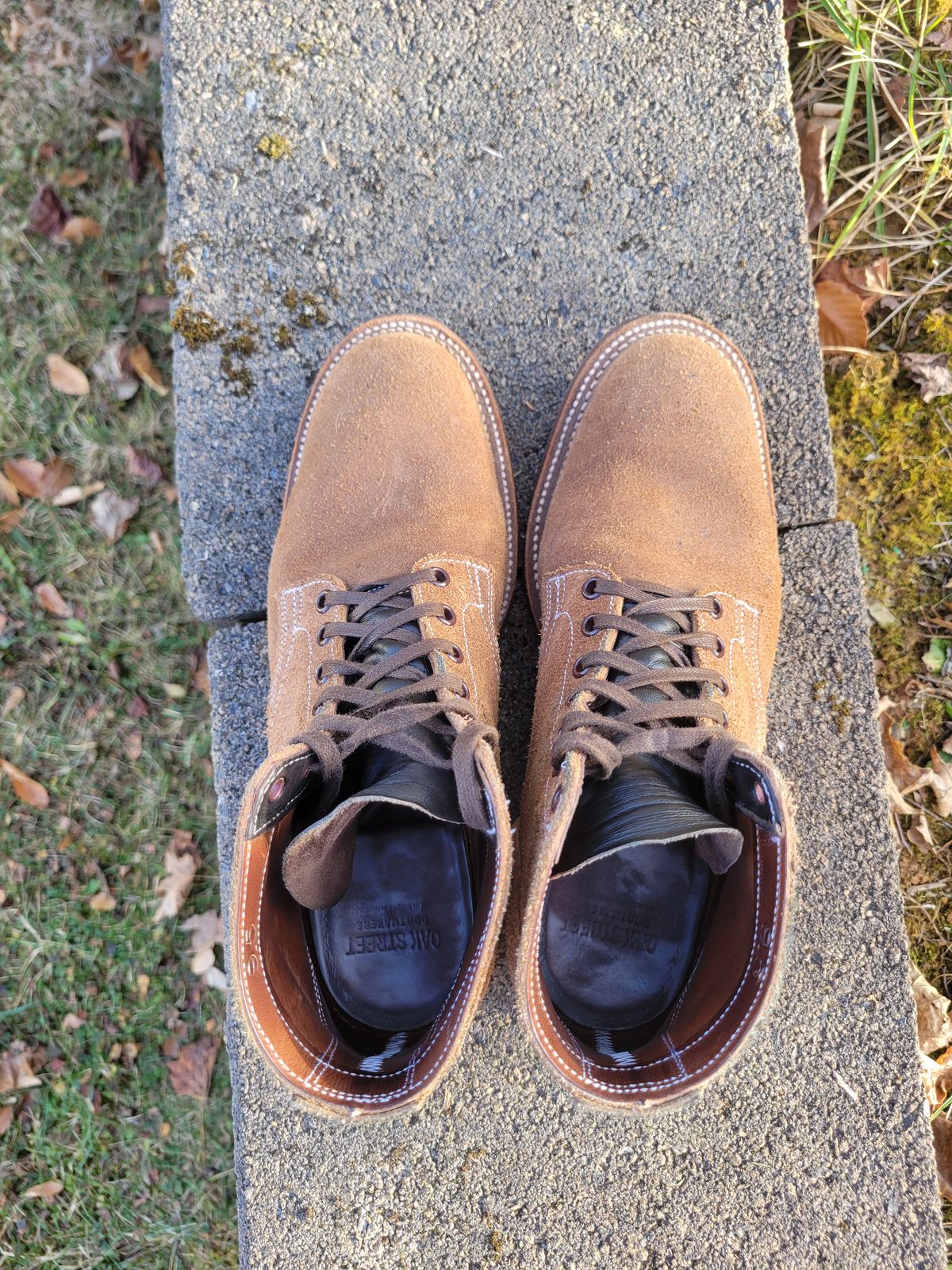 Photo by giraffchen on January 5, 2026 of the Oak Street Bootmakers Storm Boot in Horween Natural Chromexcel Roughout.