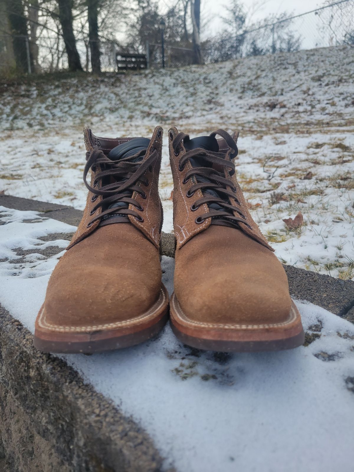 Photo by giraffchen on January 29, 2026 of the Oak Street Bootmakers Storm Boot in Horween Natural Chromexcel Roughout.