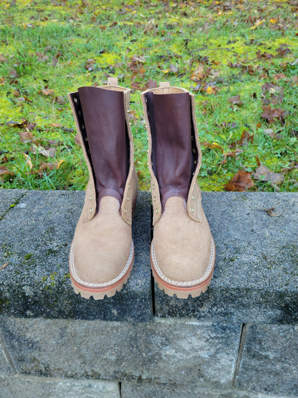 Photo by giraffchen on October 1, 2023 of the Nicks DomePro in Seidel 1964 Tan Roughout.