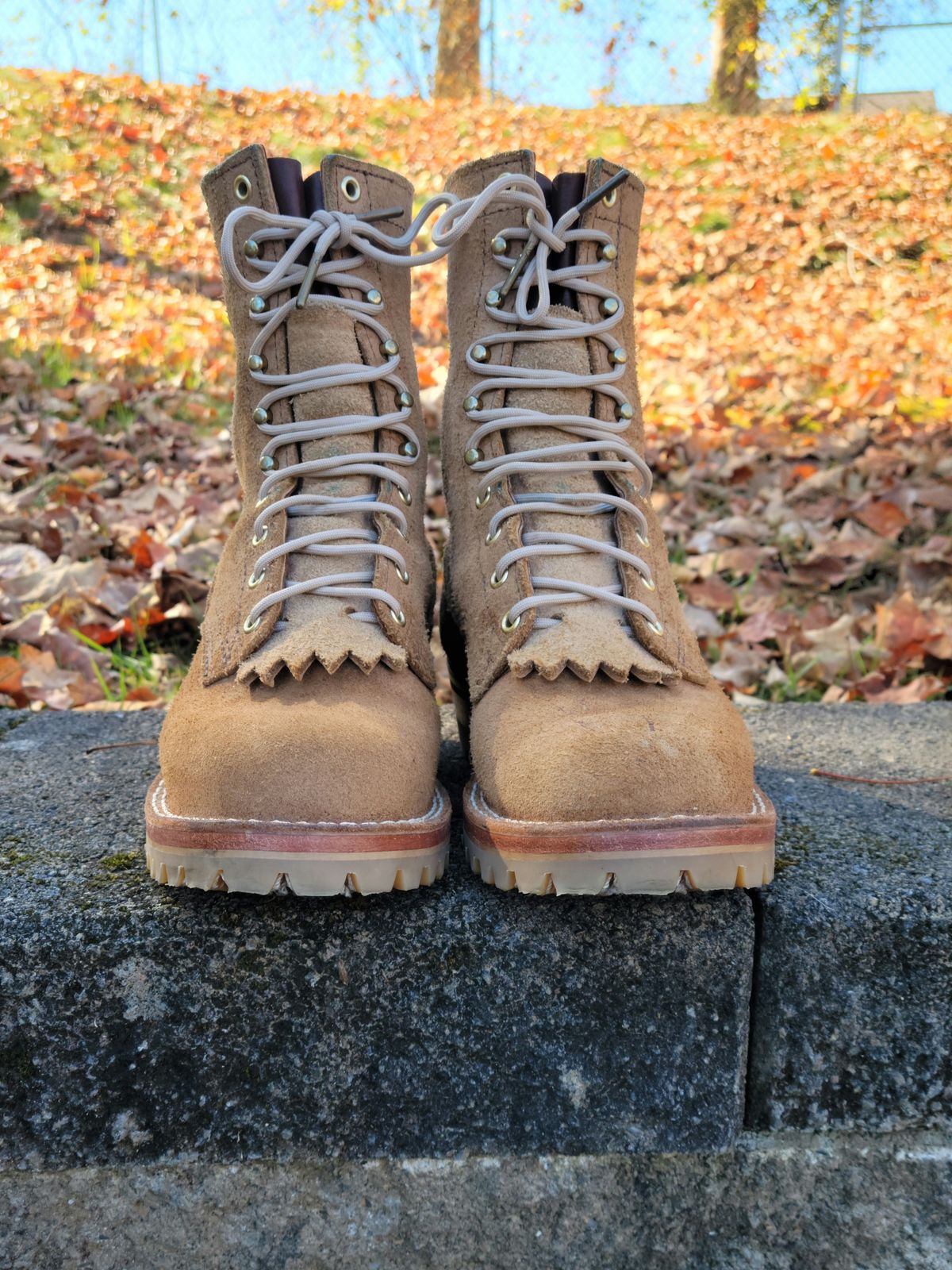 Photo by giraffchen on November 4, 2023 of the Nicks DomePro in Seidel 1964 Tan Roughout.