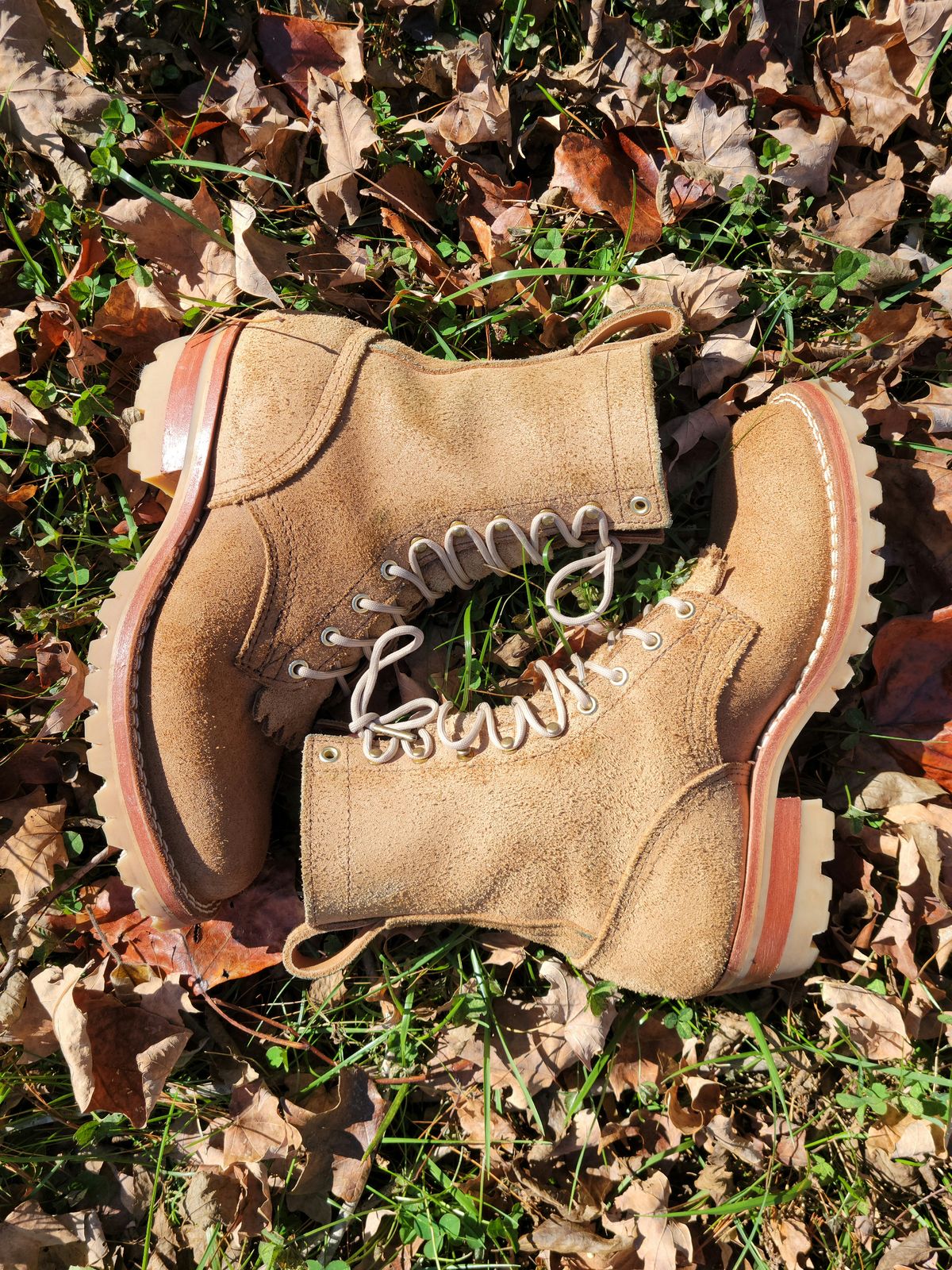 Photo by giraffchen on November 4, 2023 of the Nicks DomePro in Seidel 1964 Tan Roughout.