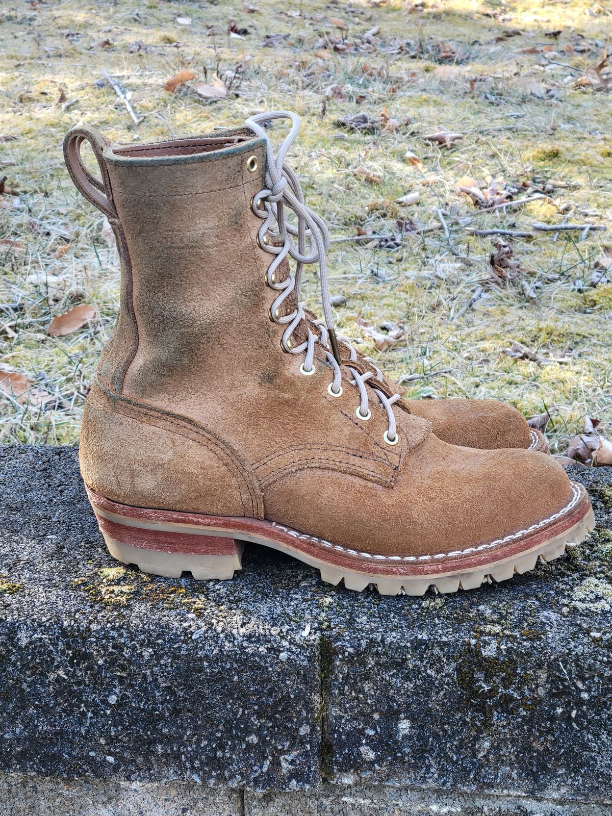 Photo by giraffchen on January 5, 2024 of the Nicks DomePro in Seidel 1964 Tan Roughout.