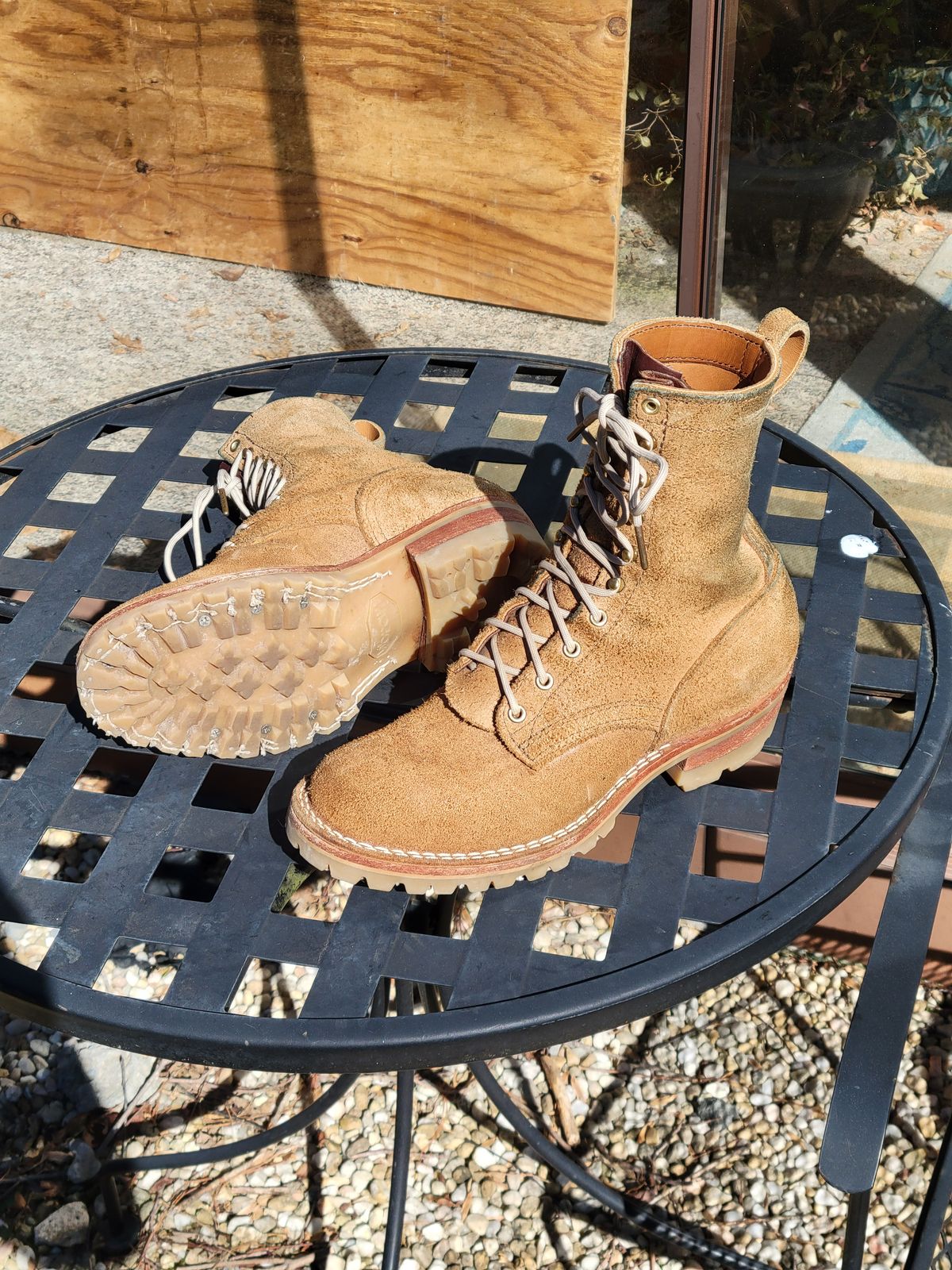 Photo by giraffchen on February 5, 2024 of the Nicks DomePro in Seidel 1964 Tan Roughout.