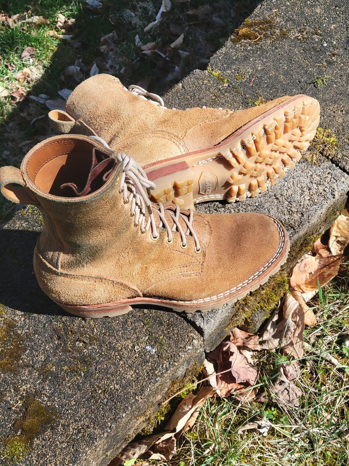 Photo by giraffchen on March 3, 2024 of the Nicks DomePro in Seidel 1964 Tan Roughout.