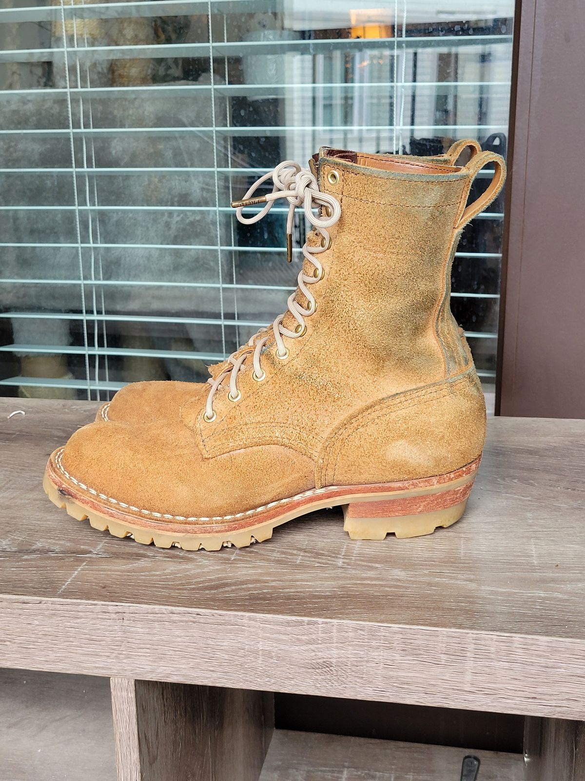 Photo by giraffchen on April 5, 2024 of the Nicks DomePro in Seidel 1964 Tan Roughout.