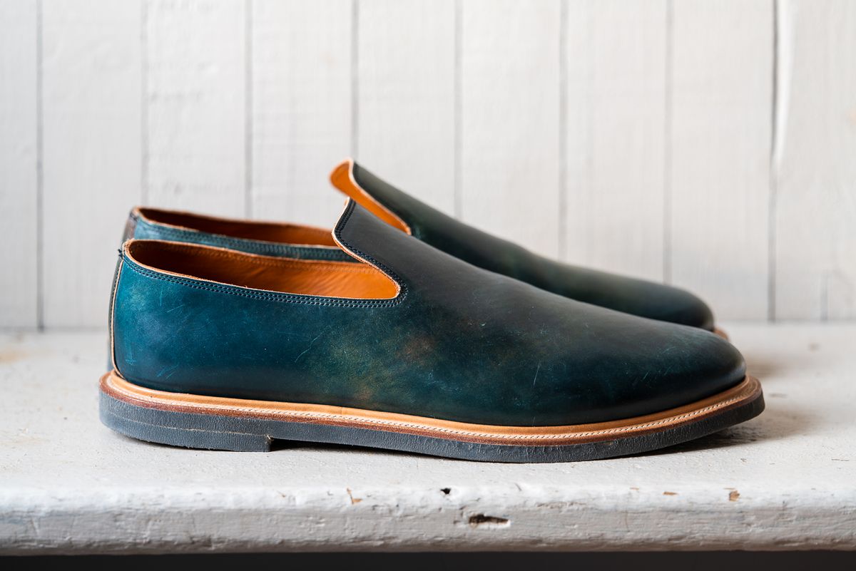 Photo by amvoith on October 1, 2022 of the Viberg Slipper in Horween Black Scuffed Shell Cordovan.