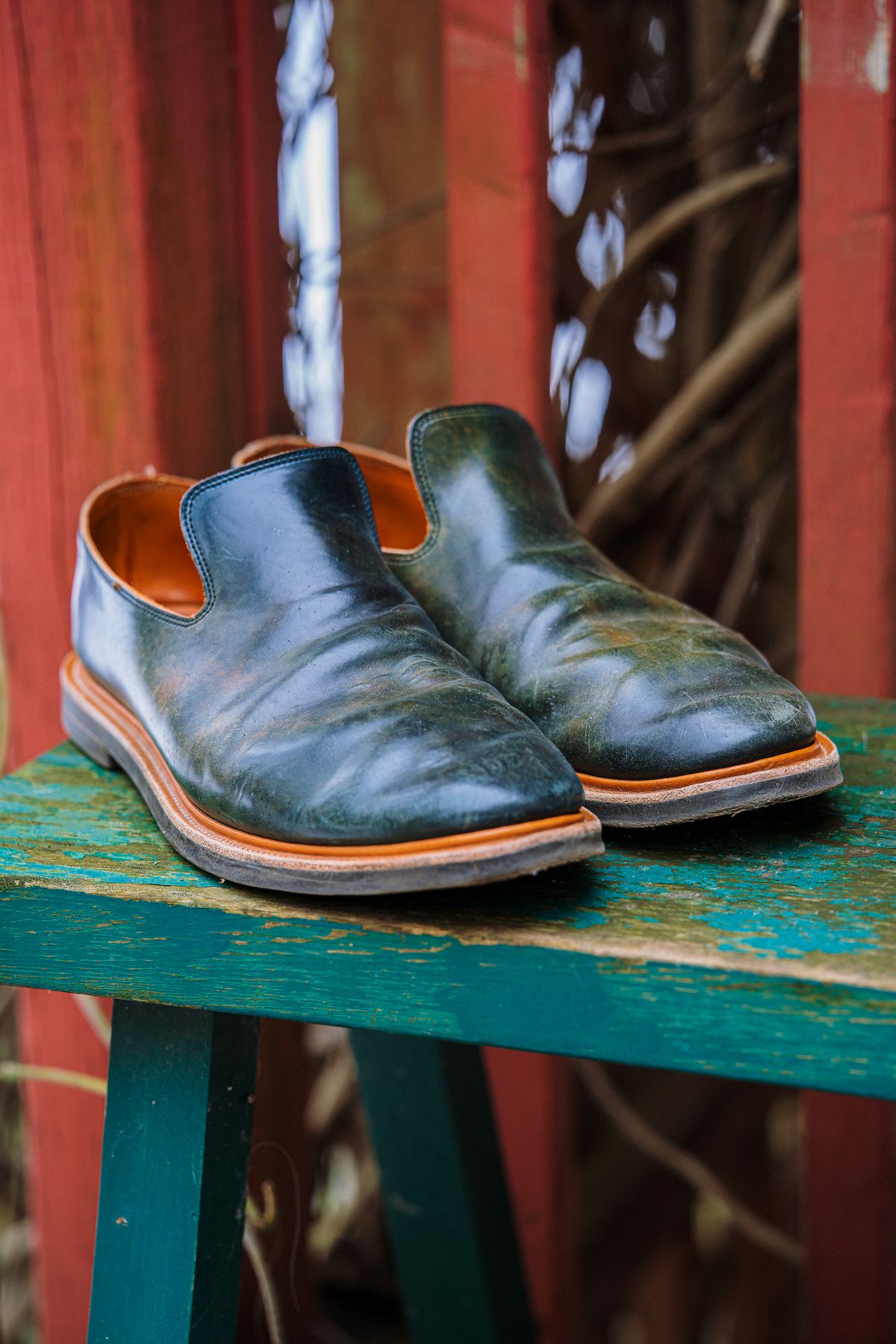 Photo by amvoith on January 1, 2023 of the Viberg Slipper in Horween Black Scuffed Shell Cordovan.