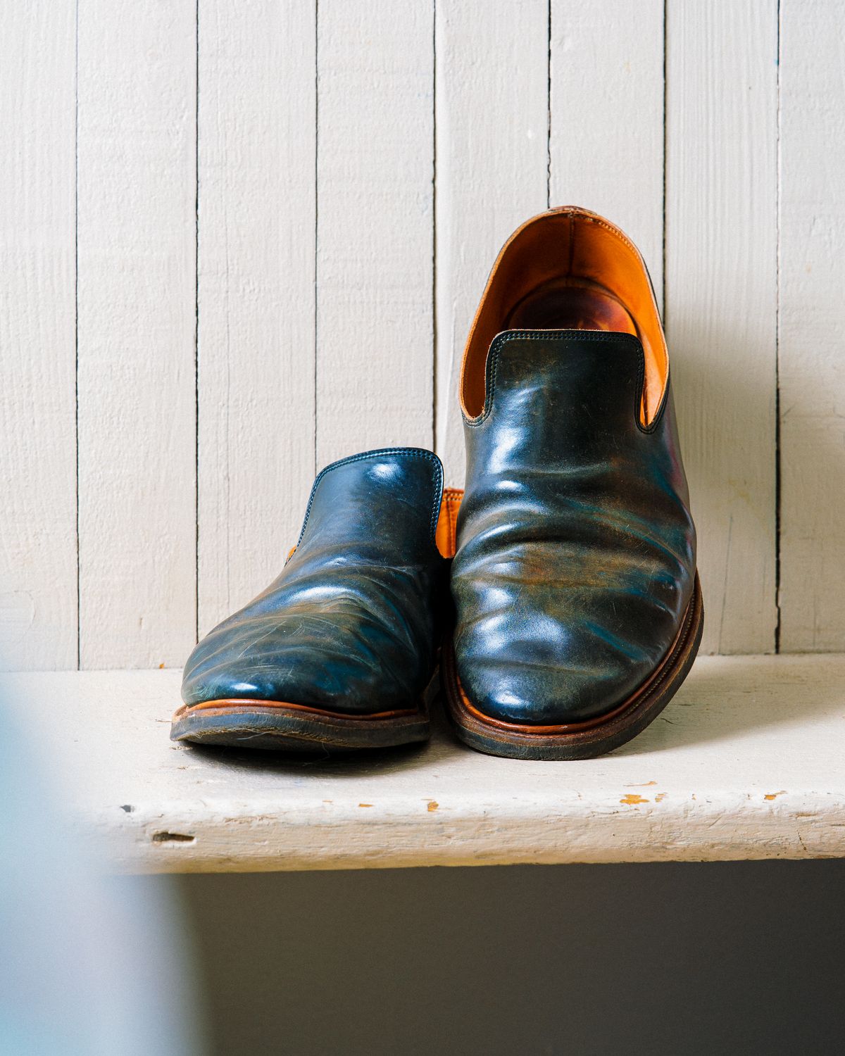 Photo by amvoith on April 1, 2023 of the Viberg Slipper in Horween Black Scuffed Shell Cordovan.