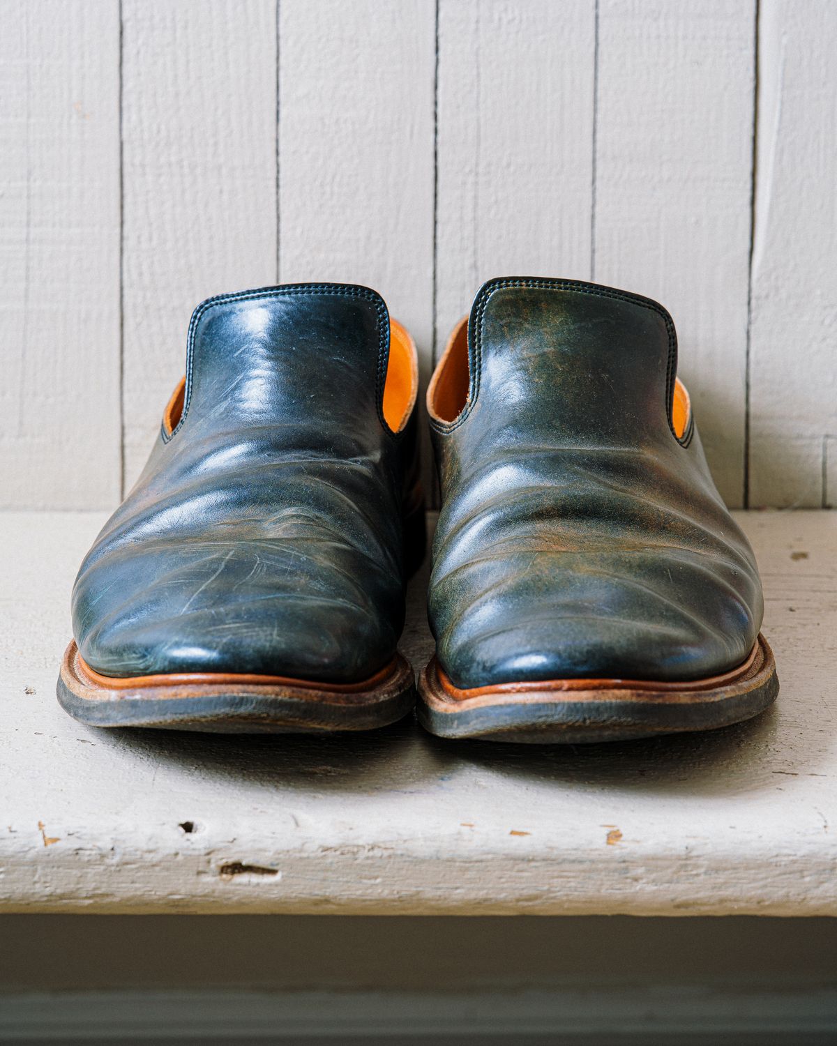 Photo by amvoith on April 1, 2023 of the Viberg Slipper in Horween Black Scuffed Shell Cordovan.