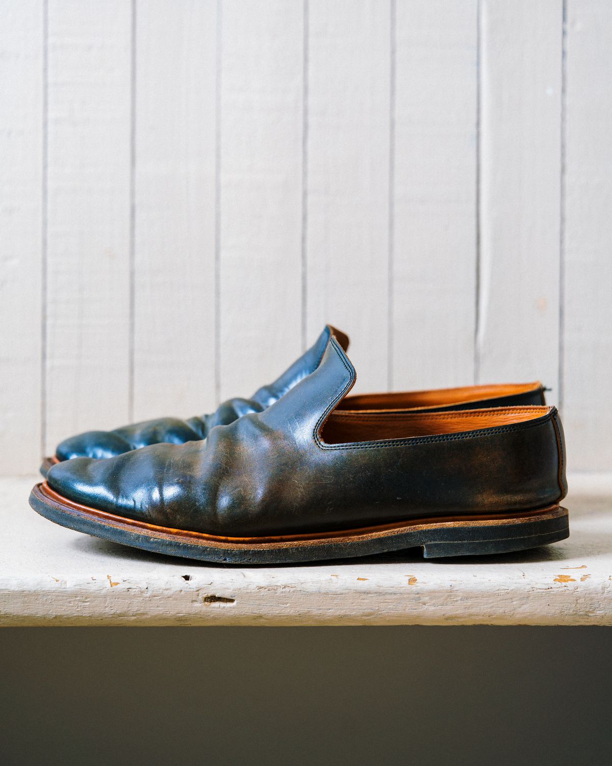 Photo by amvoith on April 1, 2023 of the Viberg Slipper in Horween Black Scuffed Shell Cordovan.