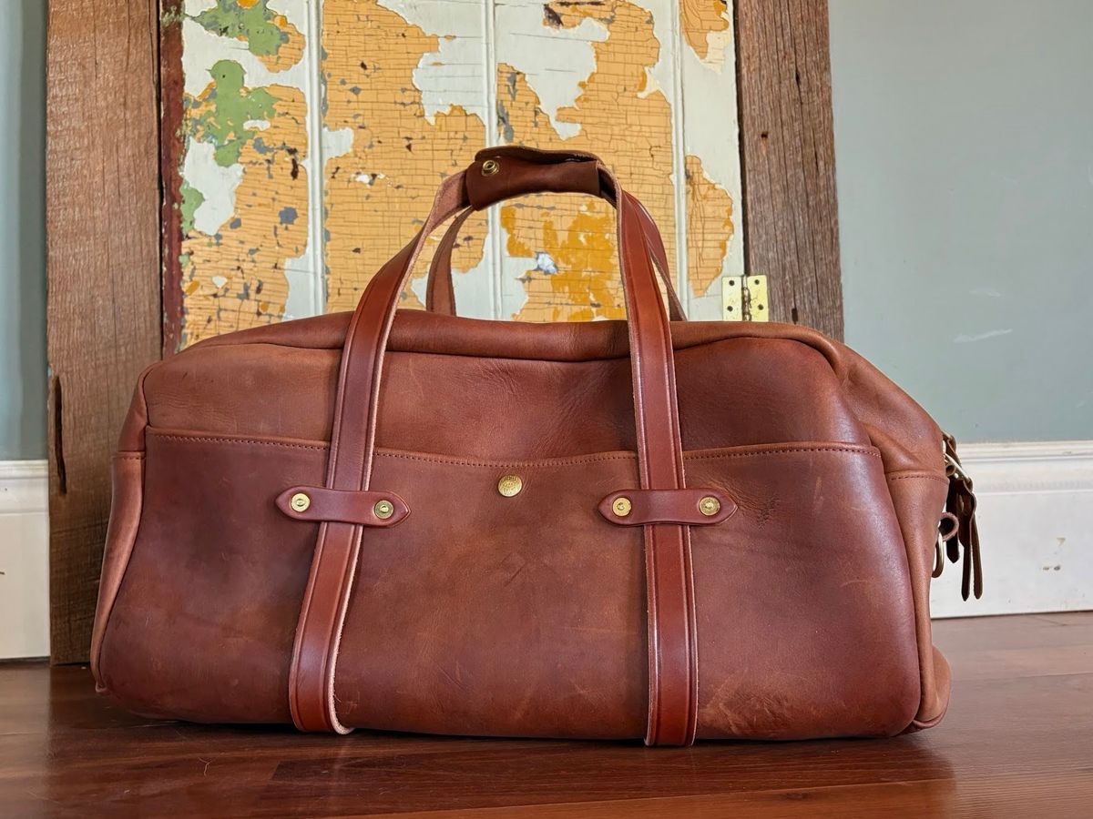 Photo by amvoith on October 2, 2025 of the Homestead Brand Standard Duffle No. 2004 in USA Tanned Full Grain 6-8oz Leather.
