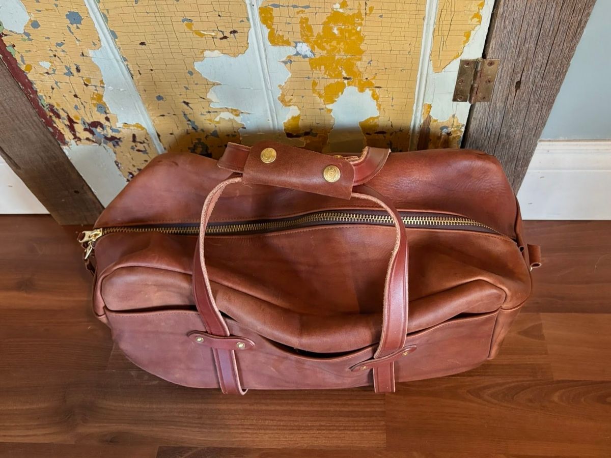 Photo by amvoith on October 2, 2025 of the Homestead Brand Standard Duffle No. 2004 in USA Tanned Full Grain 6-8oz Leather.