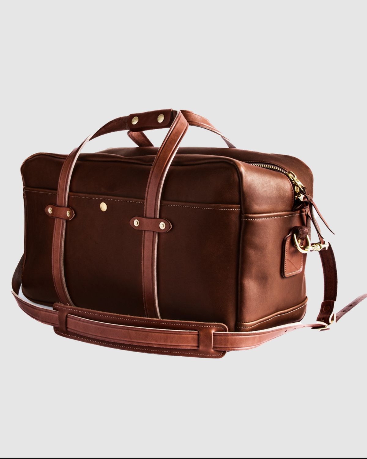 Photo by amvoith on October 2, 2025 of the Homestead Brand Standard Duffle No. 2004 in USA Tanned Full Grain 6-8oz Leather.