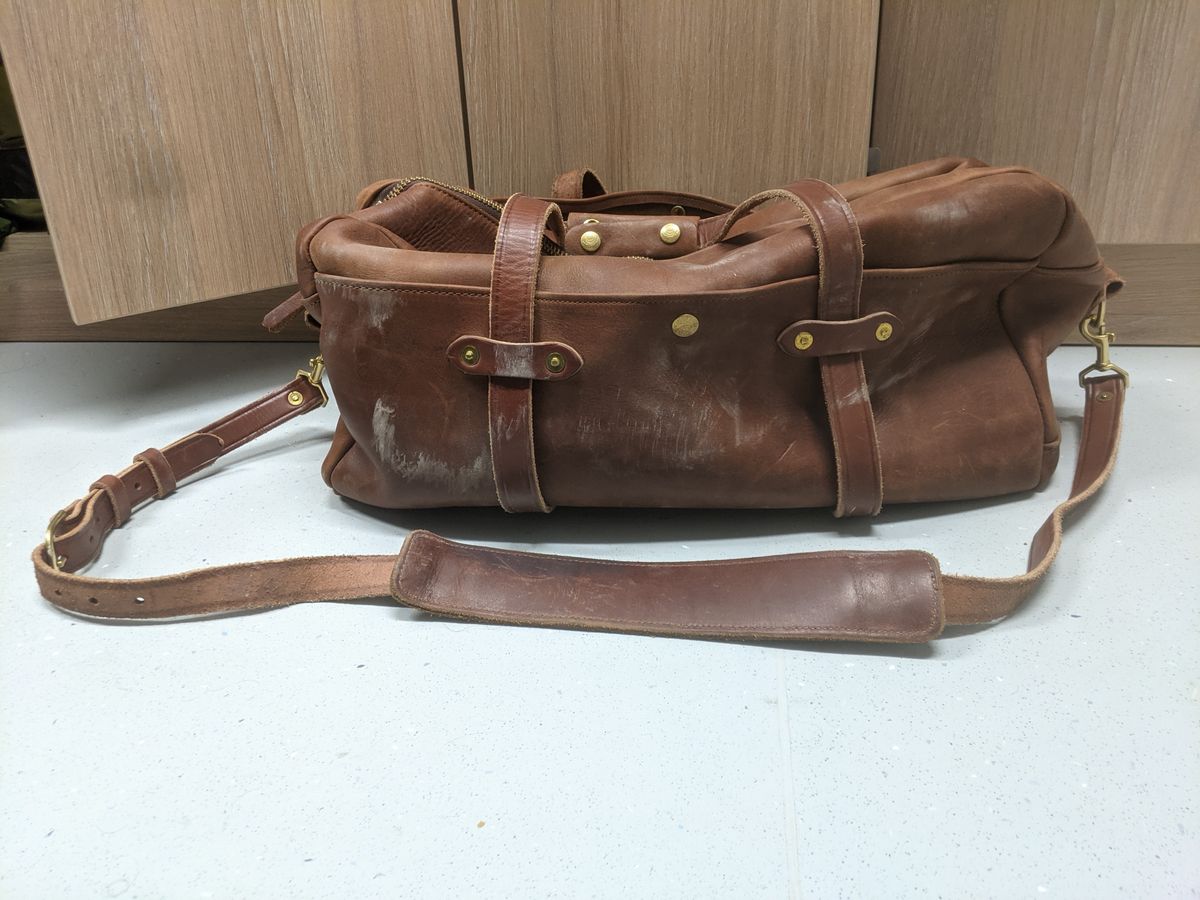Photo by amvoith on December 1, 2025 of the Homestead Brand Standard Duffle No. 2004 in USA Tanned Full Grain 6-8oz Leather.