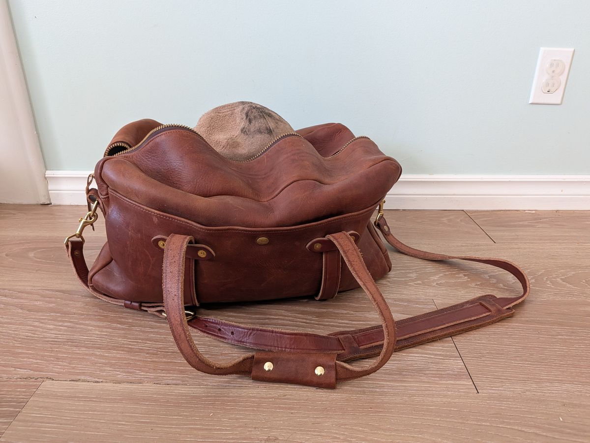Photo by amvoith on February 1, 2026 of the Homestead Brand Standard Duffle No. 2004 in USA Tanned Full Grain 6-8oz Leather.