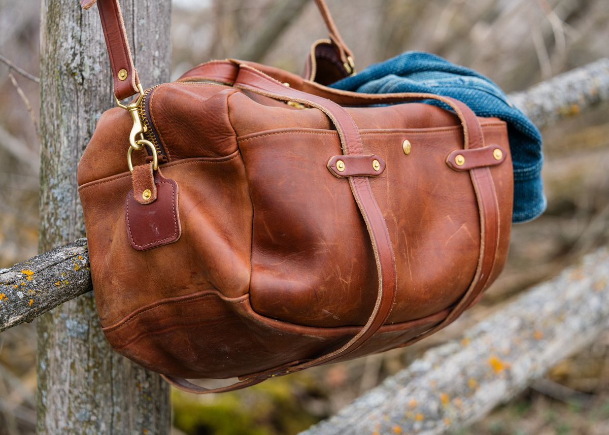 Photo by amvoith on April 2, 2026 of the Homestead Brand Standard Duffle No. 2004 in USA Tanned Full Grain 6-8oz Leather.