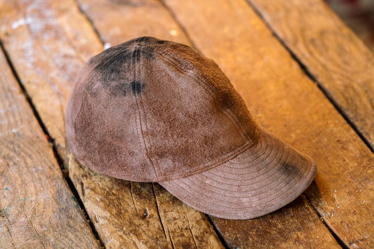 Photo by amvoith on April 6, 2025 of the Papa Nui A-26 in Shinki Mid Brown Horsehide Roughout.