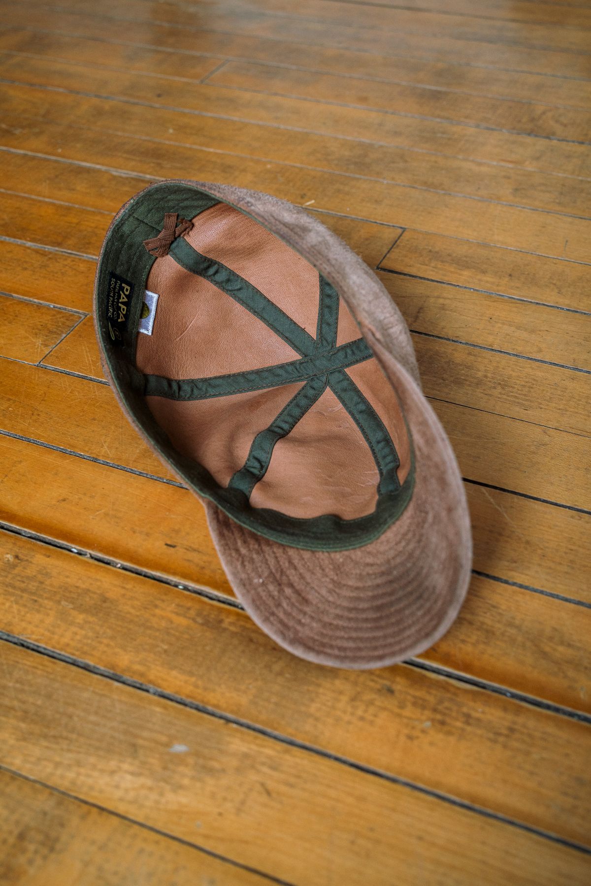 Photo by amvoith on January 7, 2026 of the Papa Nui A-26 in Shinki Mid Brown Horsehide Roughout.