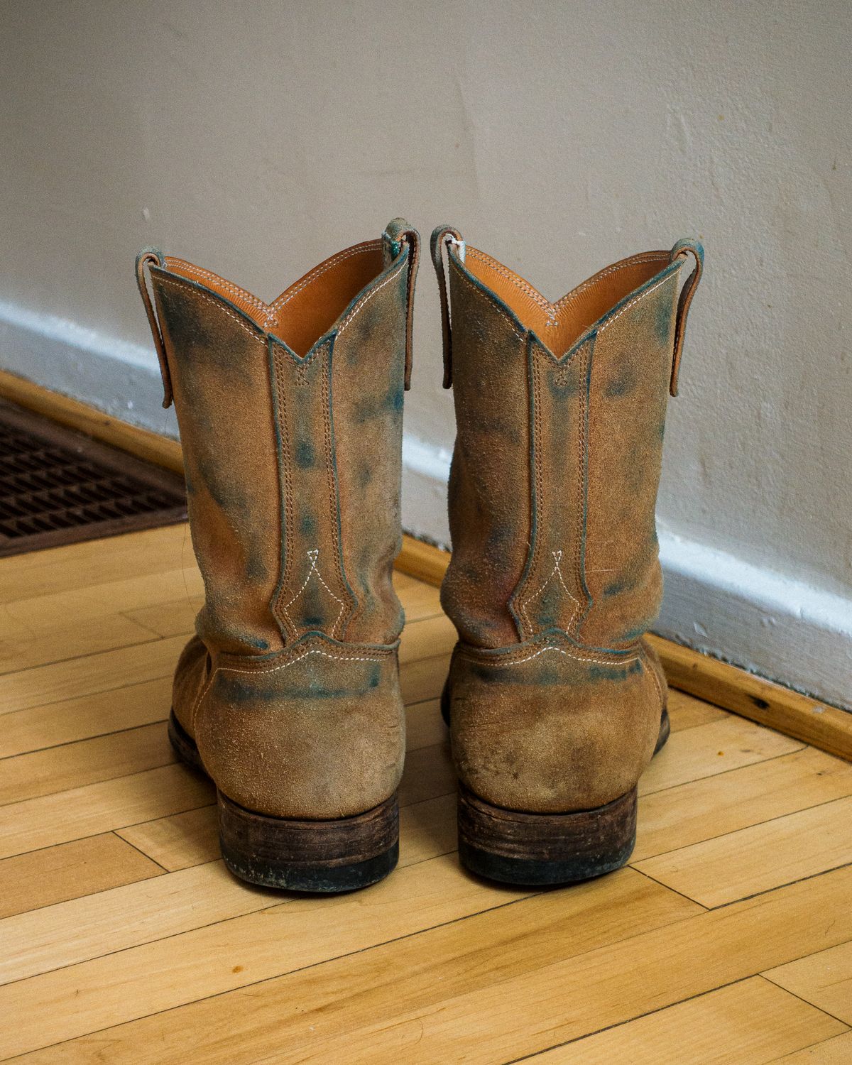 Photo by amvoith on March 1, 2025 of the Unsung Jim Casy in Wickett & Craig Natural Latigo Roughout.