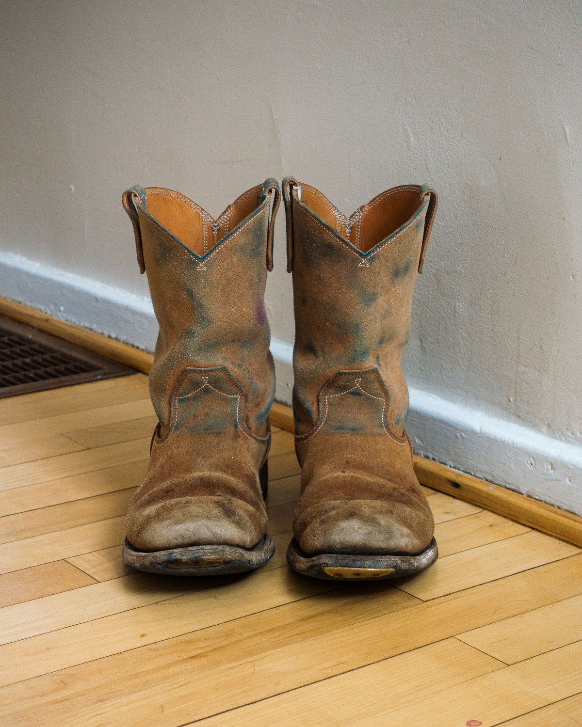Photo by amvoith on March 1, 2025 of the Unsung Jim Casy in Wickett & Craig Natural Latigo Roughout.