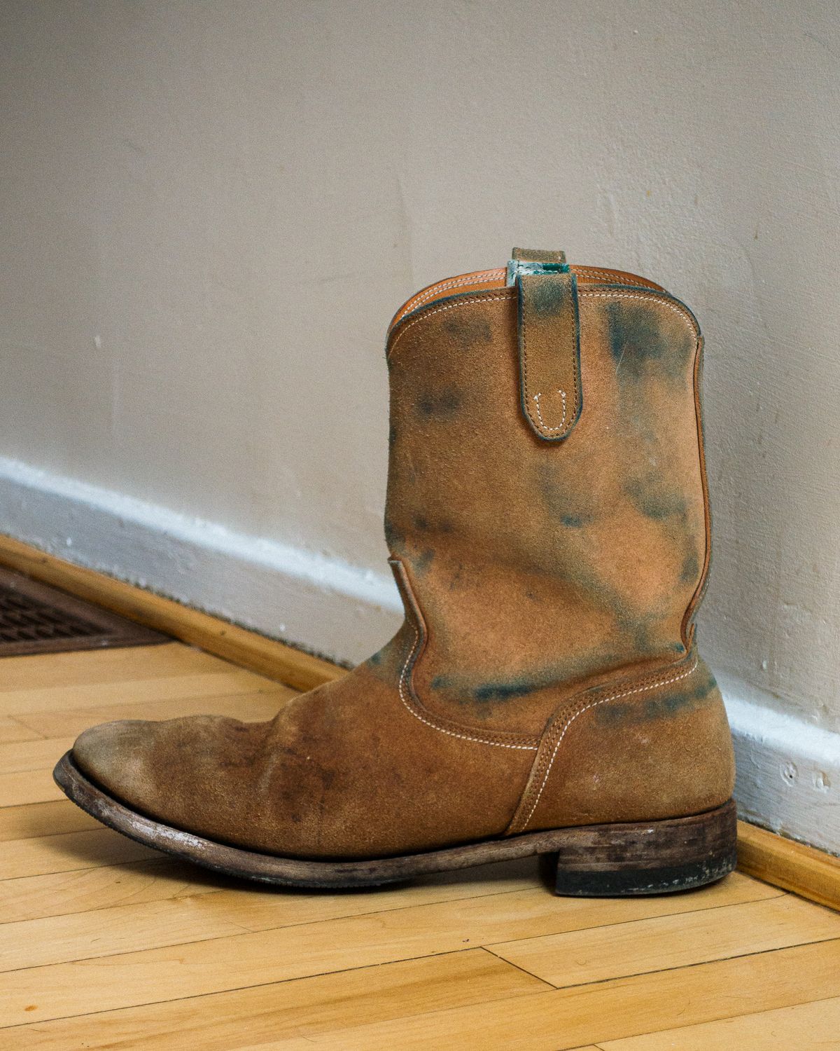 Photo by amvoith on March 1, 2025 of the Unsung Jim Casy in Wickett & Craig Natural Latigo Roughout.