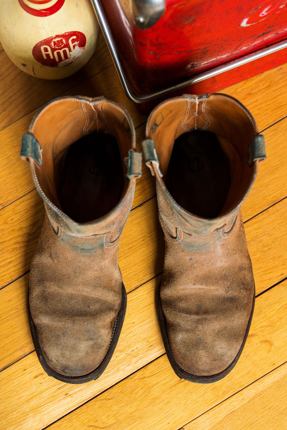 Photo by amvoith on March 31, 2025 of the Unsung Jim Casy in Wickett & Craig Natural Latigo Roughout.