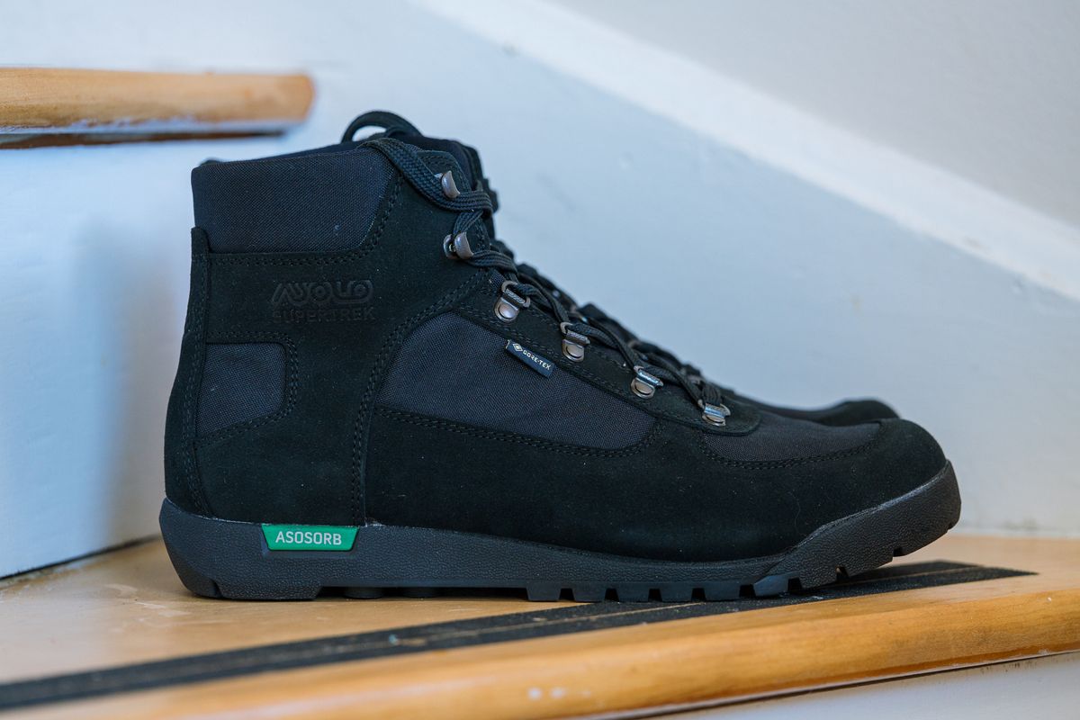 Photo by amvoith on April 17, 2025 of the Asolo Supertrek in Water Resistant Suede & Gor-Tex.