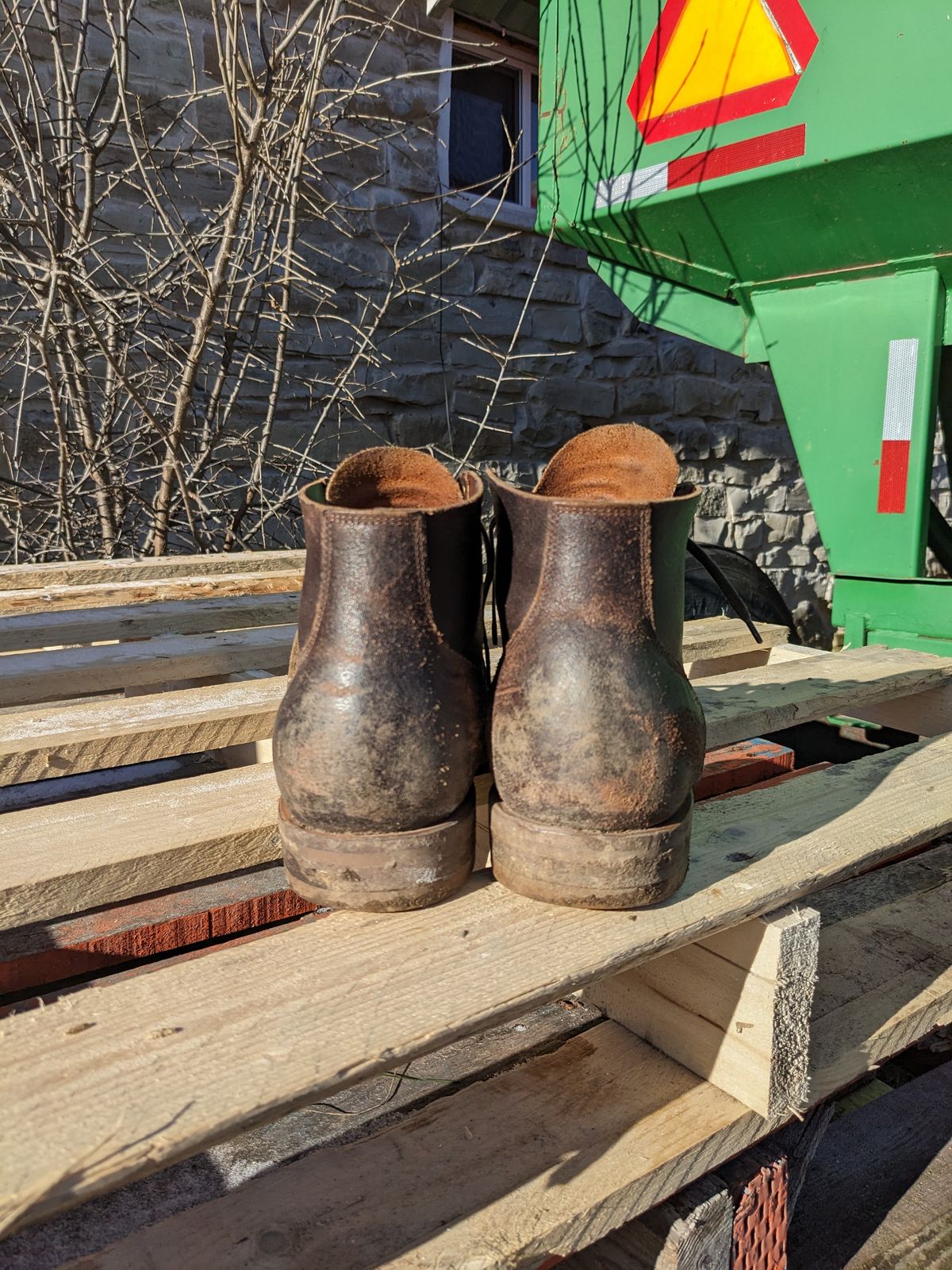 Photo by amvoith on January 1, 2024 of the Viberg Service Boot in Horween Brown Waxed Flesh.