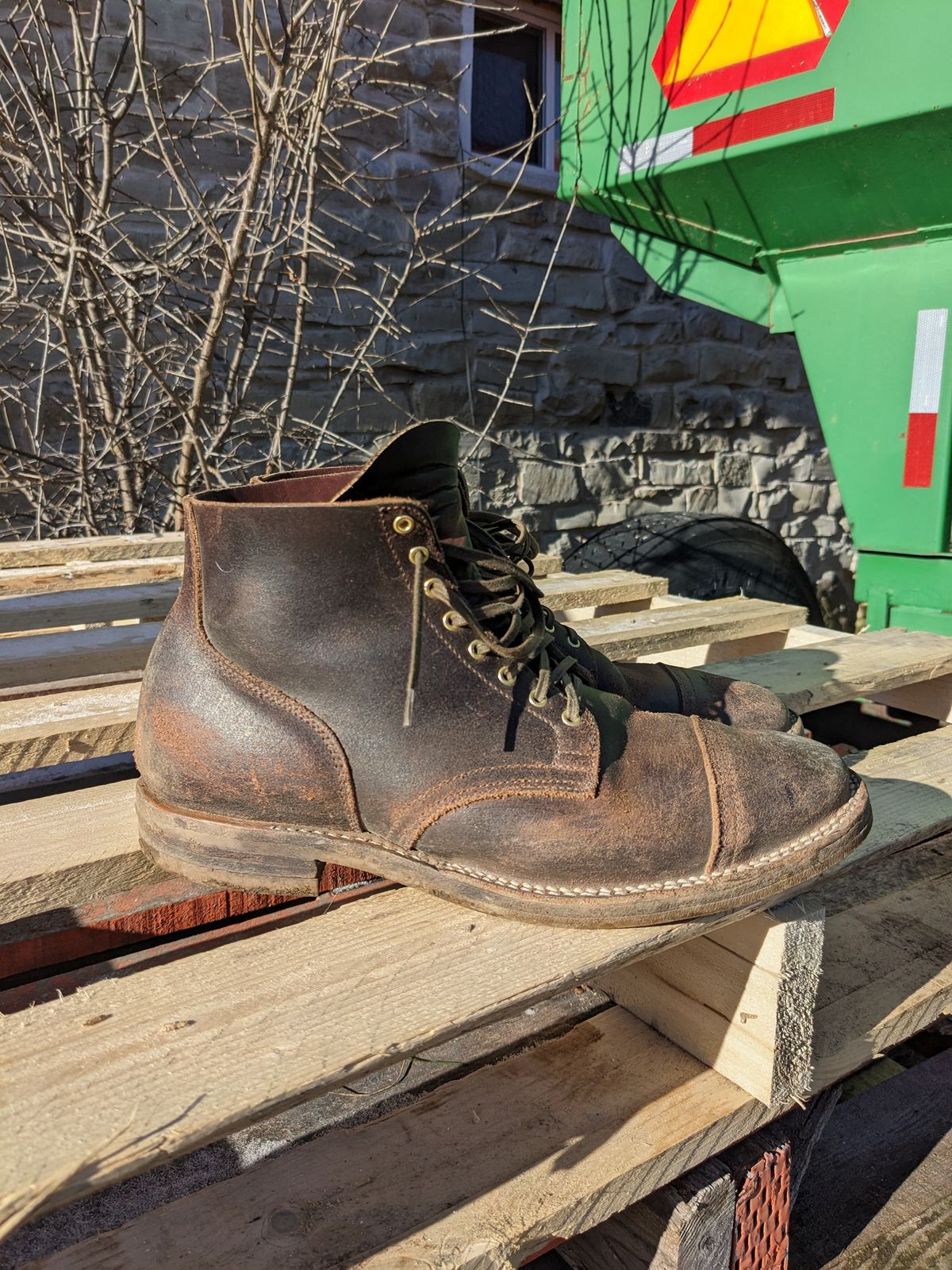 Photo by amvoith on January 1, 2024 of the Viberg Service Boot in Horween Brown Waxed Flesh.