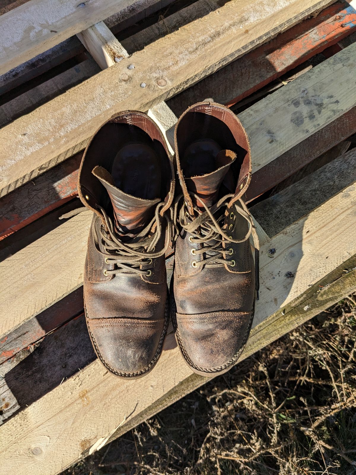 Photo by amvoith on January 1, 2024 of the Viberg Service Boot in Horween Brown Waxed Flesh.