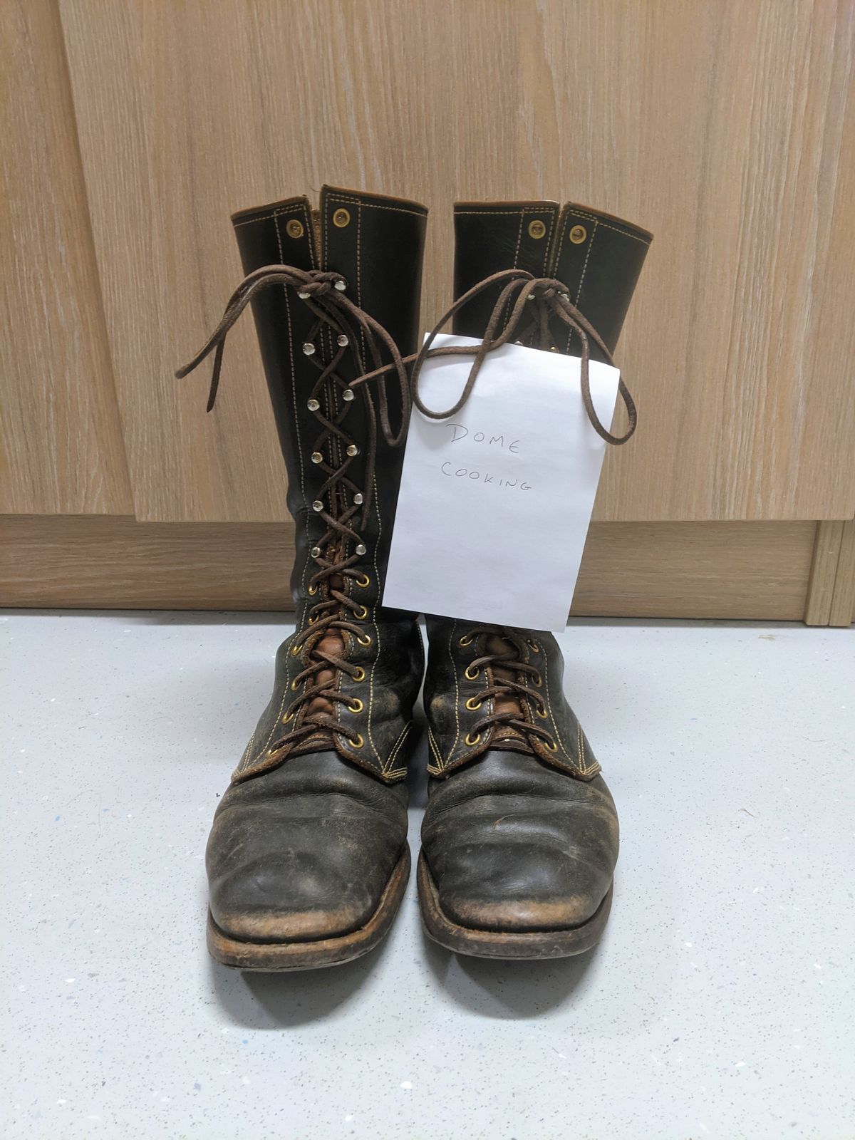 Photo by amvoith on November 1, 2025 of the Clinch Hi-Liner in Wickett & Craig Black-Overdyed Latigo.