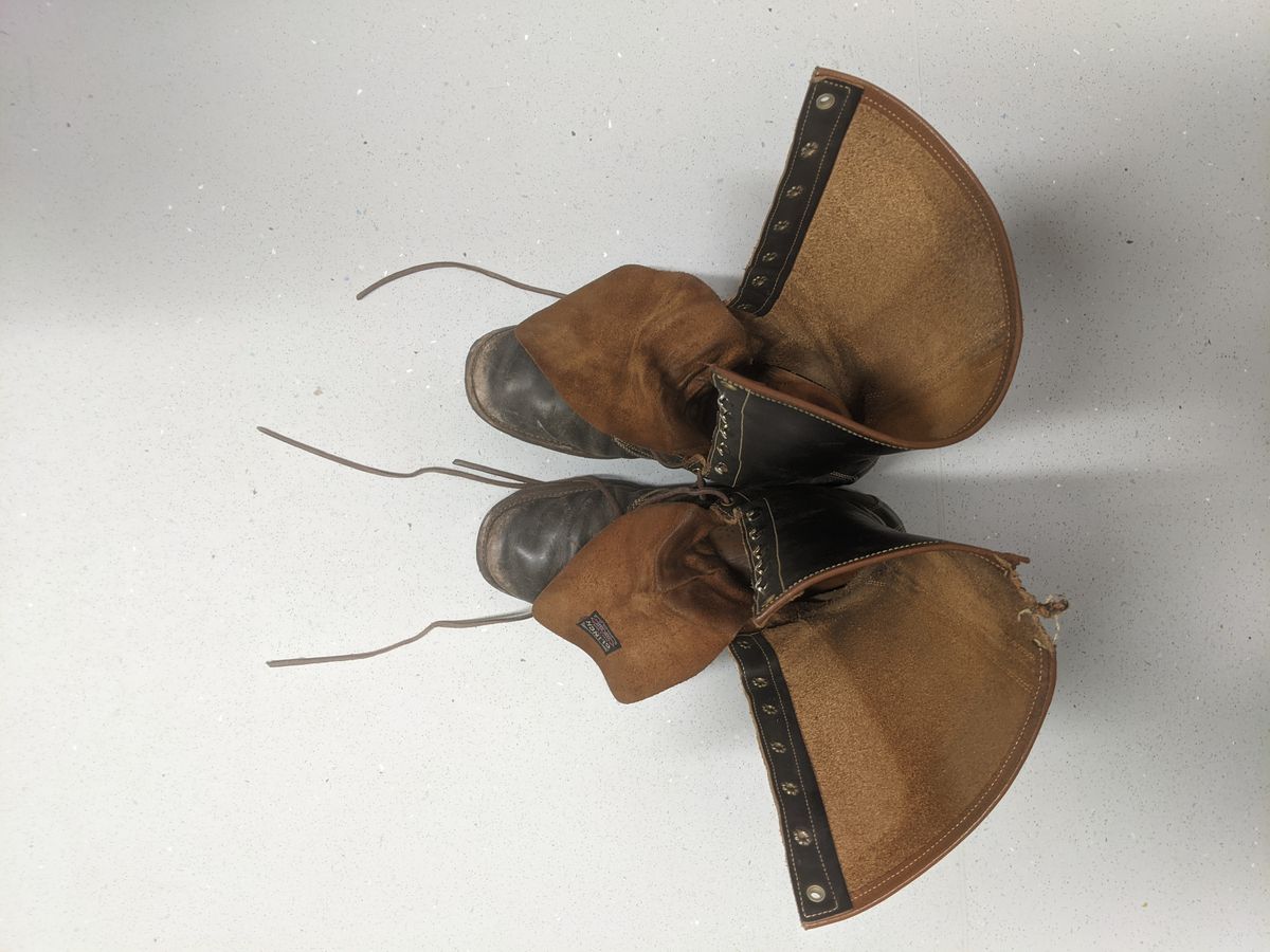 Photo by amvoith on November 29, 2025 of the Clinch Hi-Liner in Wickett & Craig Black-Overdyed Latigo.