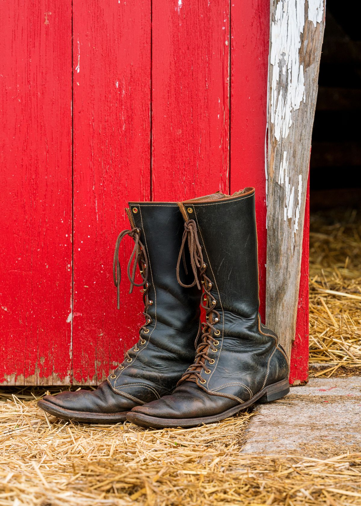 Photo by amvoith on April 4, 2026 of the Clinch Hi-Liner in Wickett & Craig Black-Overdyed Latigo.