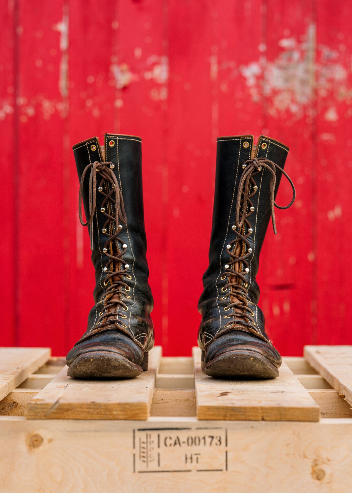 Photo by amvoith on April 4, 2026 of the Clinch Hi-Liner in Wickett & Craig Black-Overdyed Latigo.