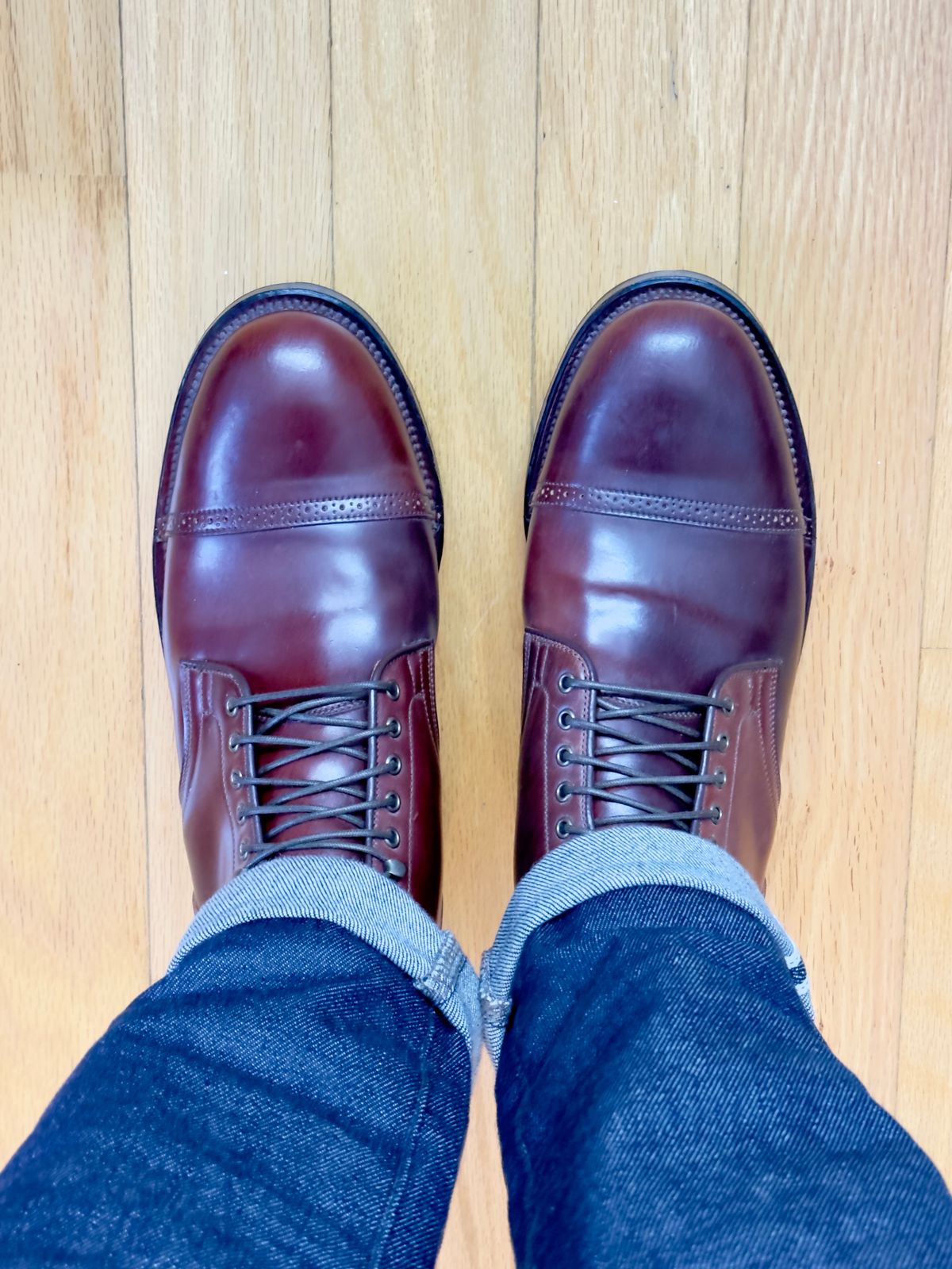 Photo by ACepero on November 26, 2023 of the Viberg Service Boot BCT in Horween Color 4 Shell Cordovan.