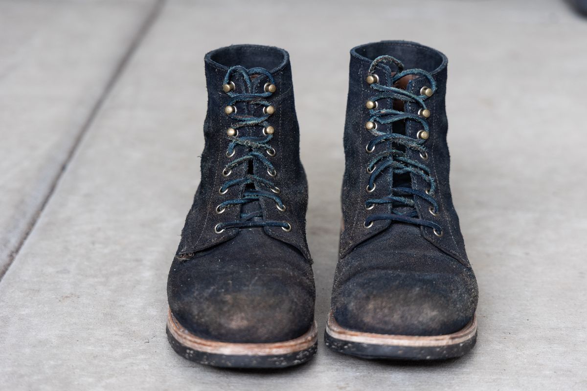Photo by Brian_Lee on November 5, 2023 of the Oak Street Bootmakers Trench Boot in Horween Natural Indigo Chromexcel Roughout.