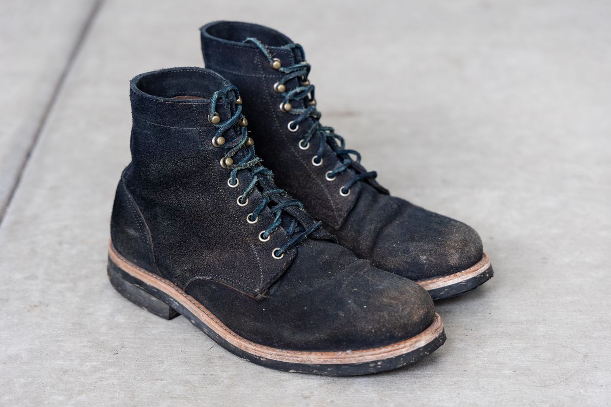 Photo by Brian_Lee on November 5, 2023 of the Oak Street Bootmakers Trench Boot in Horween Natural Indigo Chromexcel Roughout.