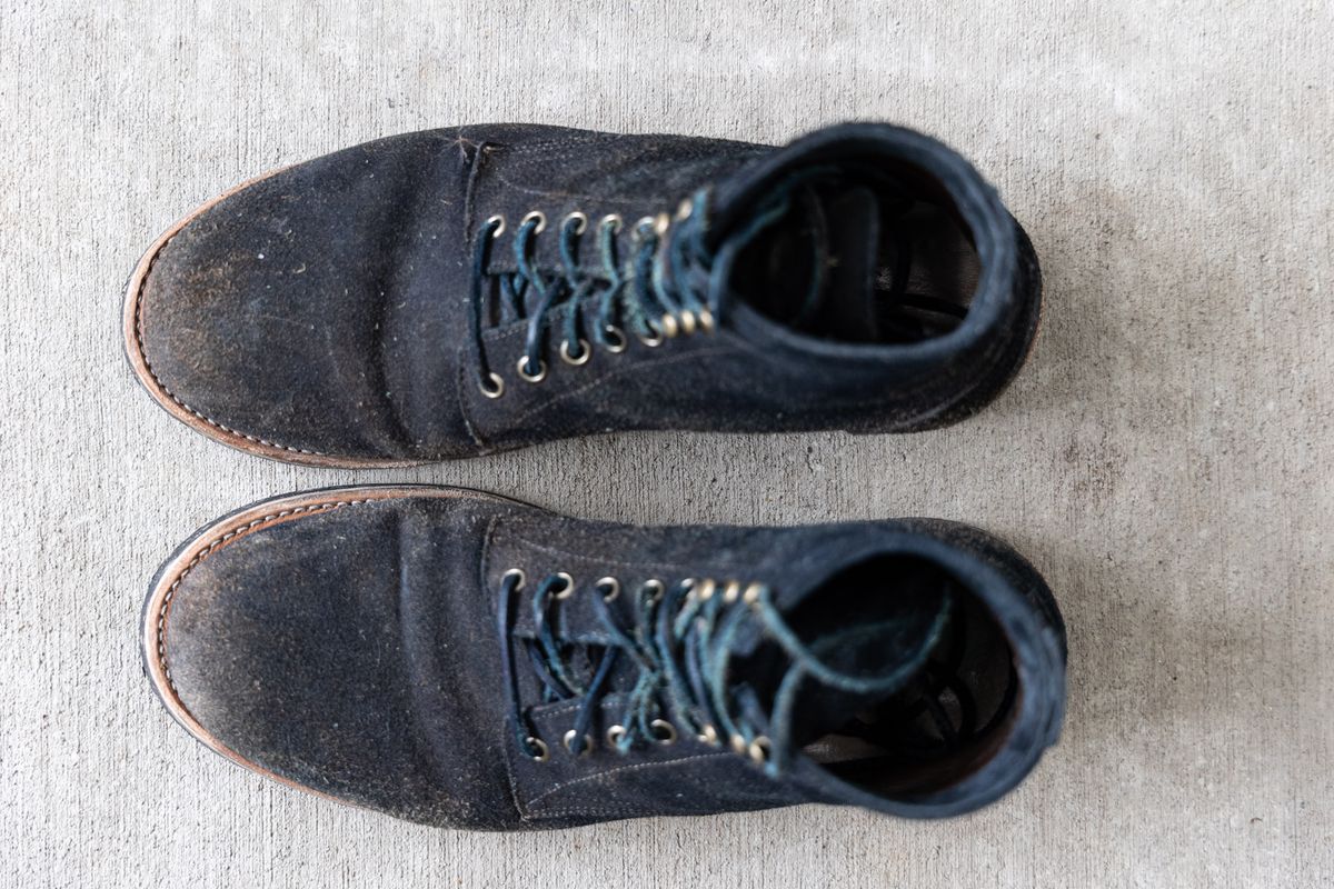 Photo by Brian_Lee on November 5, 2023 of the Oak Street Bootmakers Trench Boot in Horween Natural Indigo Chromexcel Roughout.