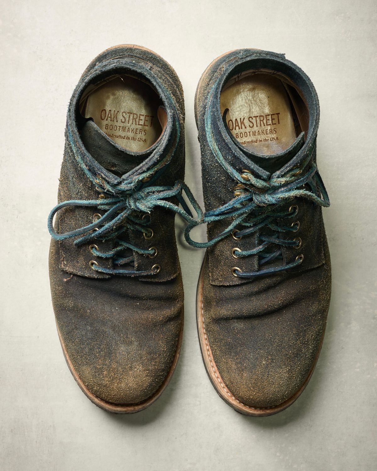 Photo by Brian_Lee on December 3, 2023 of the Oak Street Bootmakers Trench Boot in Horween Natural Indigo Chromexcel Roughout.