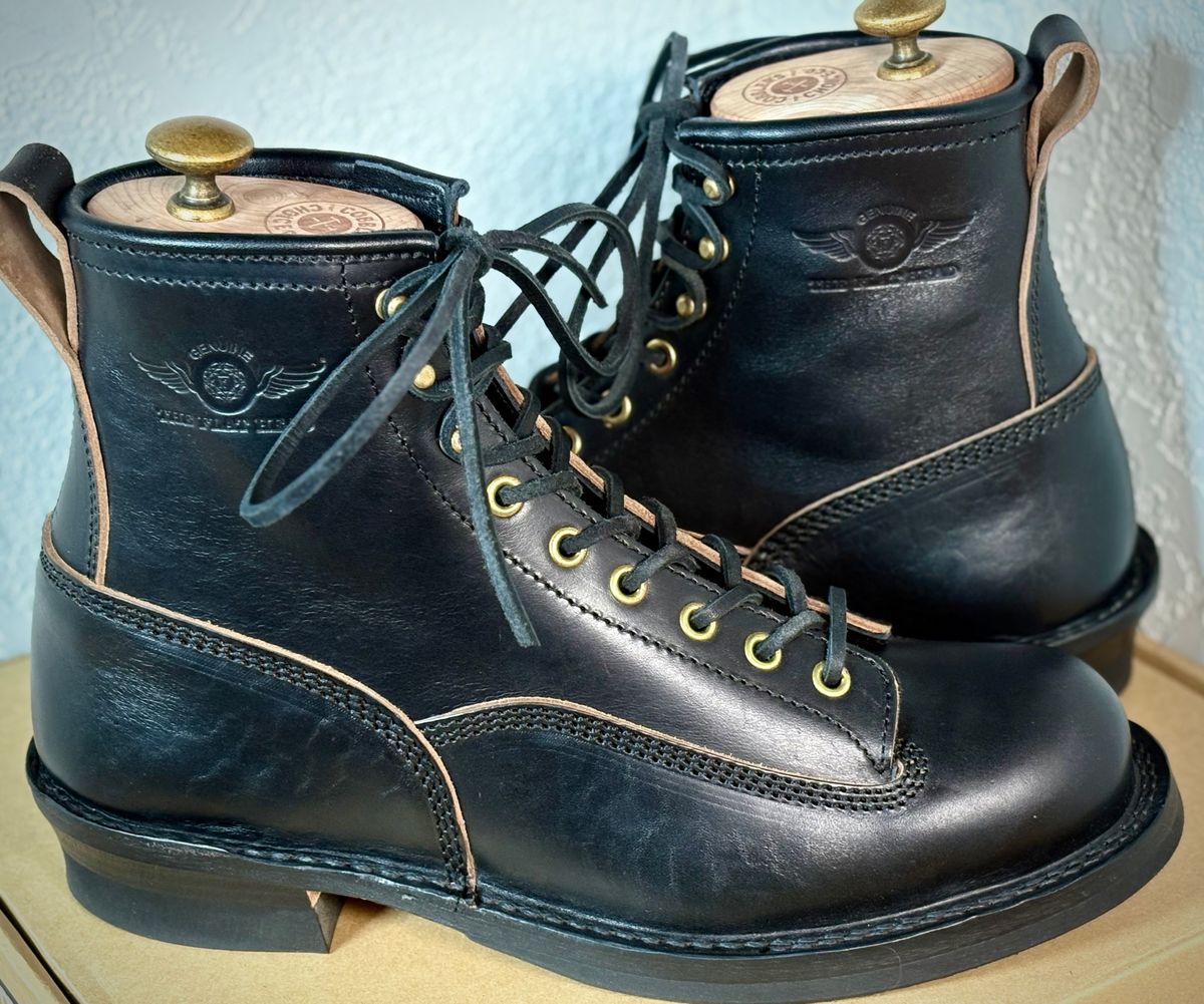 Photo by btstewart on September 26, 2025 of the The Flat Head FN-FB-004 HORSEHIDE LOGGER BOOTS in Black aniline dyed tea core.