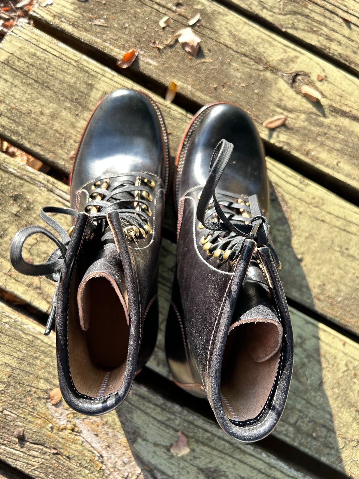Photo by stepped_in_dookie_again on October 2, 2023 of the Quan Shoemaker Unknown Model in Maryam Black Horsebutt.
